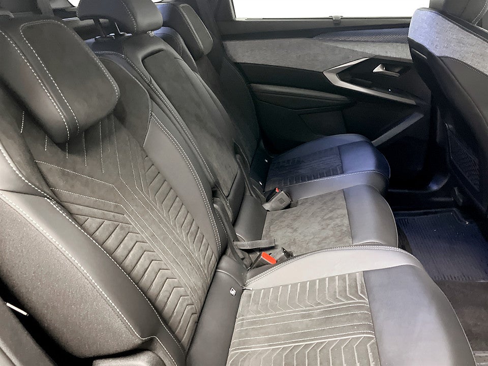 Bild på Peugeot 5008 GT Ultimate Hybrid 145hk Aut 7-SITS ELSTOL CARPLAY