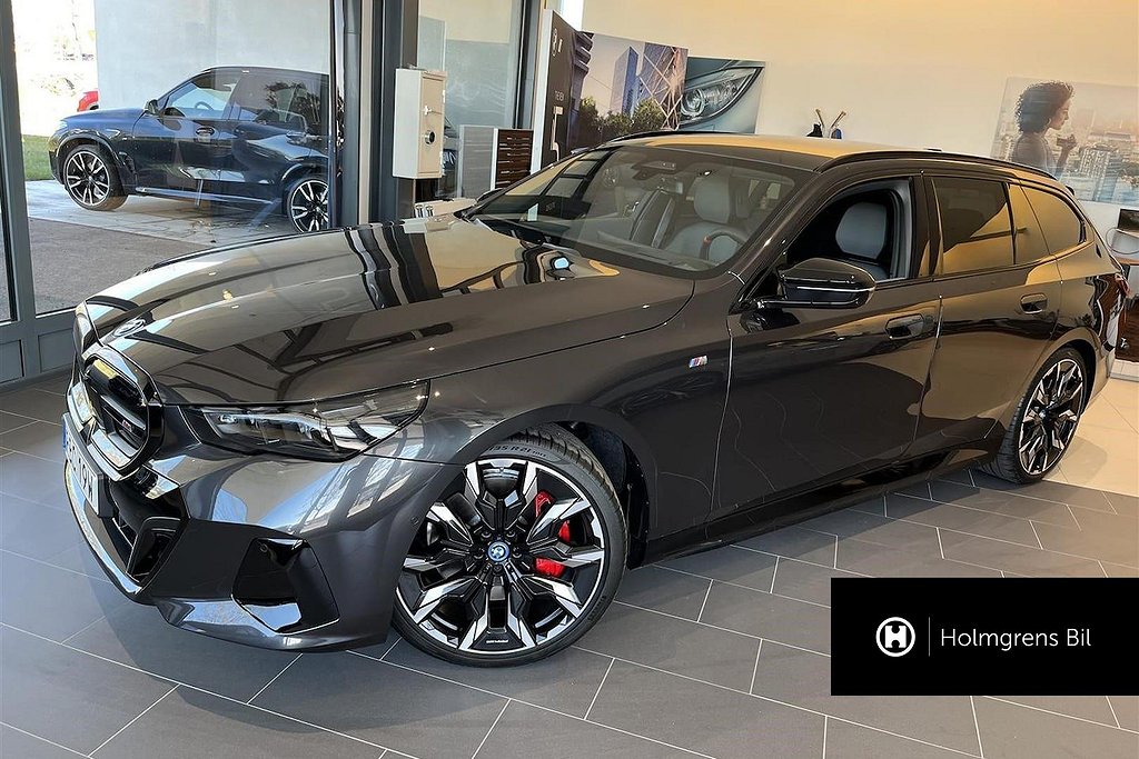 BMW i5 M60 xDrive Touring M Sport Pro Innovation Launch Edition