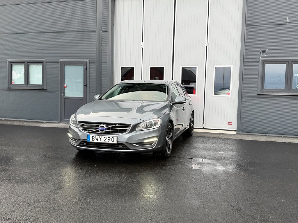 Volvo V60 D6 Twin Engine AWD Geartronic Summum Business Edition