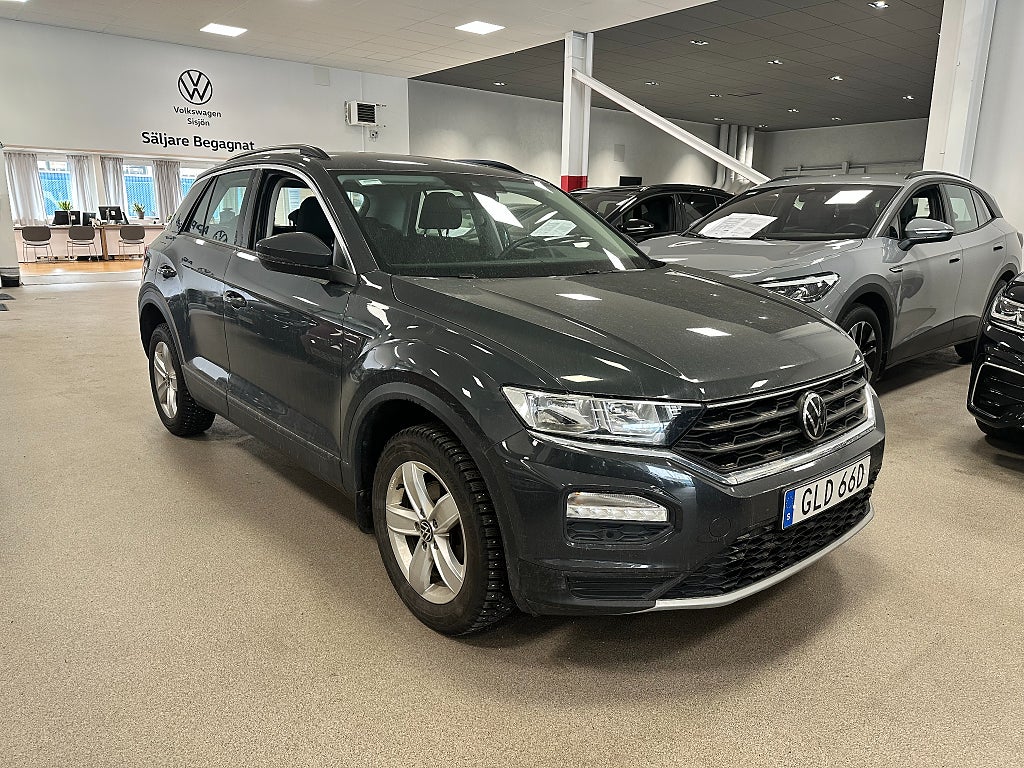 Volkswagen T-Roc TSI 110 sensorer/farthållare/car-play *nyinkommen*