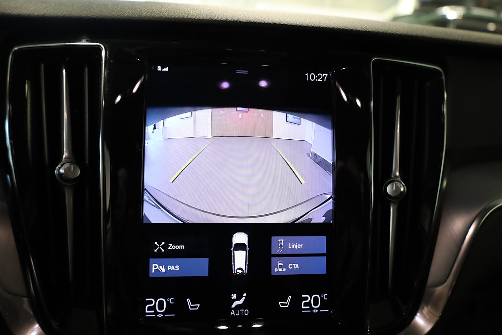 Volvo V60 D4 AWD Geartronic Momentum H/K Navi Kamera Leasbar 2021