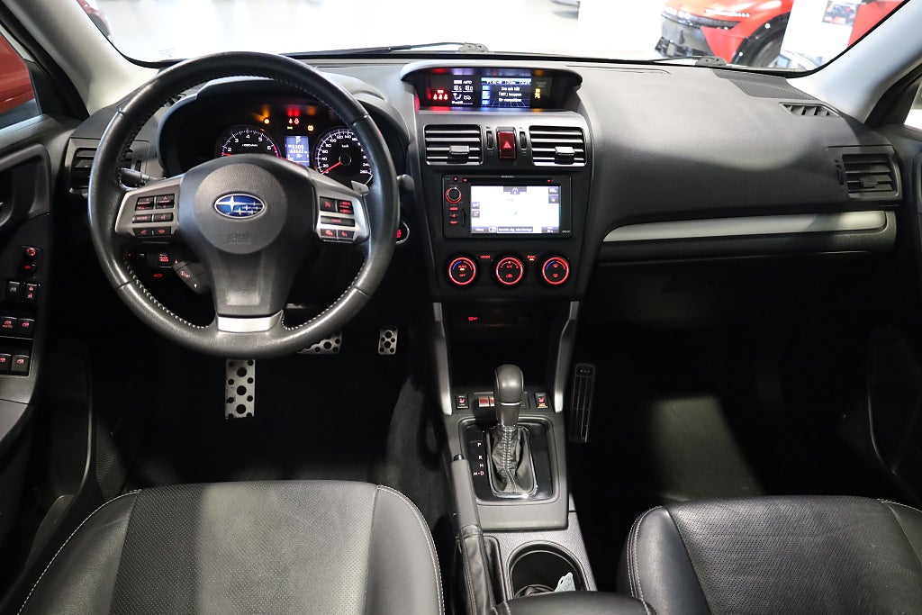 Subaru Forester 2.0 4WD XT 241HK Drag M-Värme H&K Navi Kamera Panorama 2014