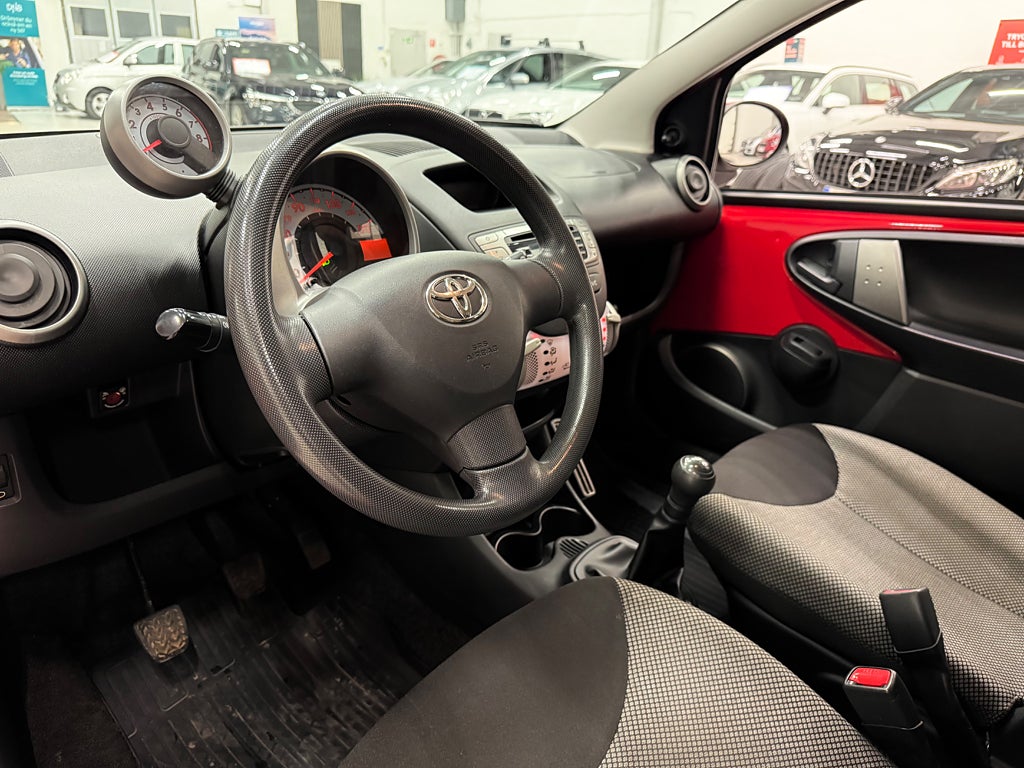 Toyota Aygo 5-dörrar 1.0 VVT-i 11700 Mil/ Värmare  - miniatyr 13