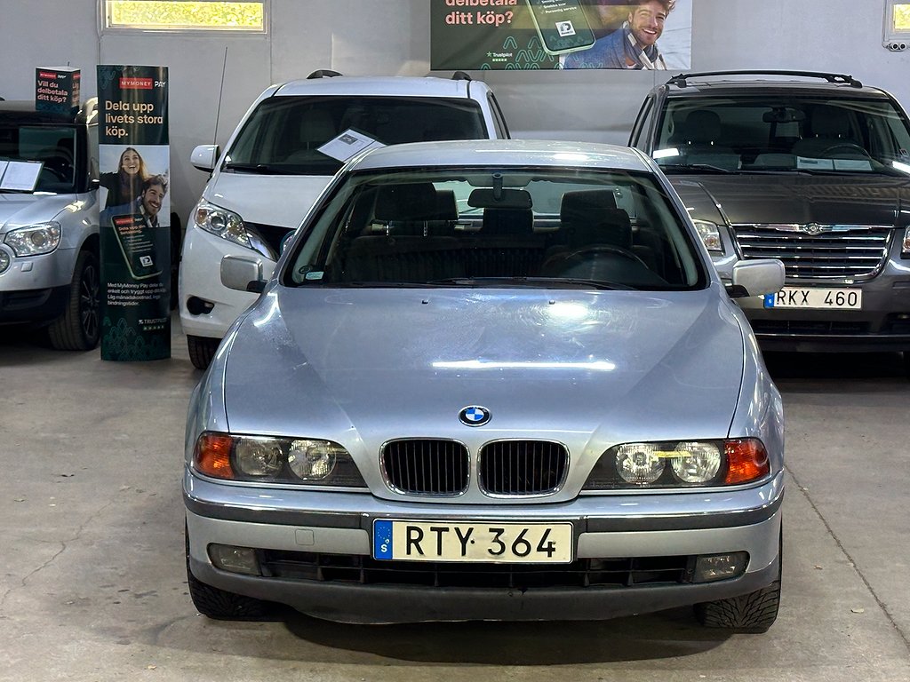 BMW 523 i Sedan Automat 170hk Nybesiktigad Dragkrok Valkött 