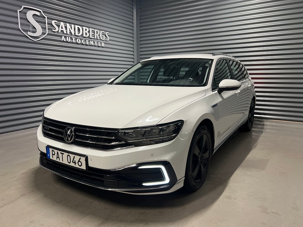 Volkswagen Passat GTE 1.4 TSI Backkamera Navi Värmare Drag