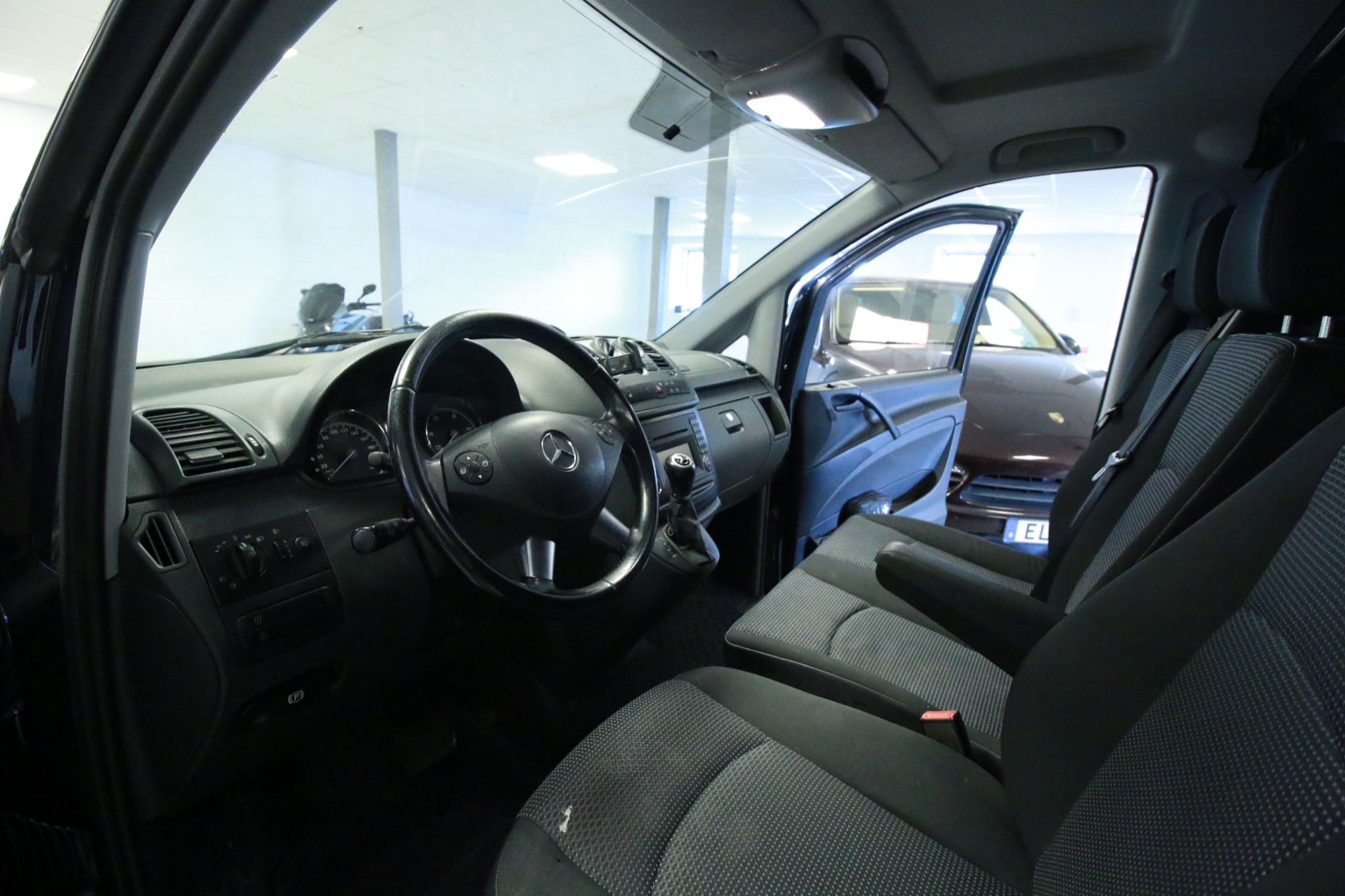 Mercedes-Benz Vito 2011, bild 7/25
