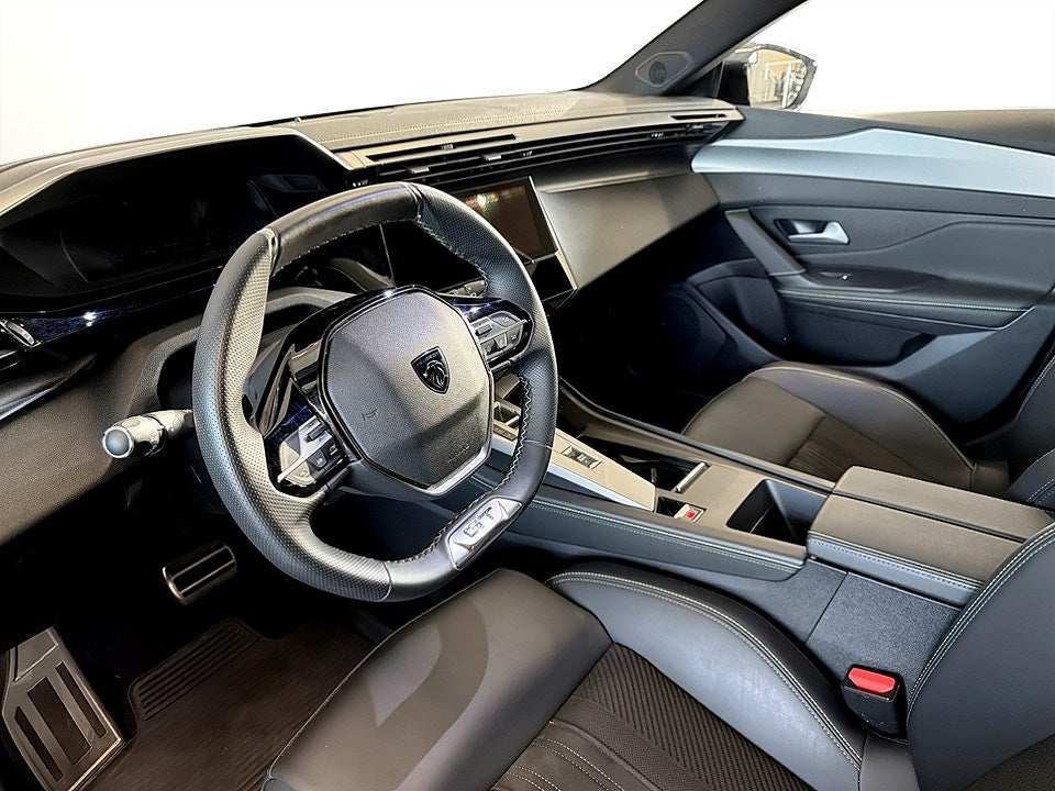 Bild på Peugeot 308 5D GT 1.2 PT 130hk Aut - 360,ELSTOL,CARPLAY