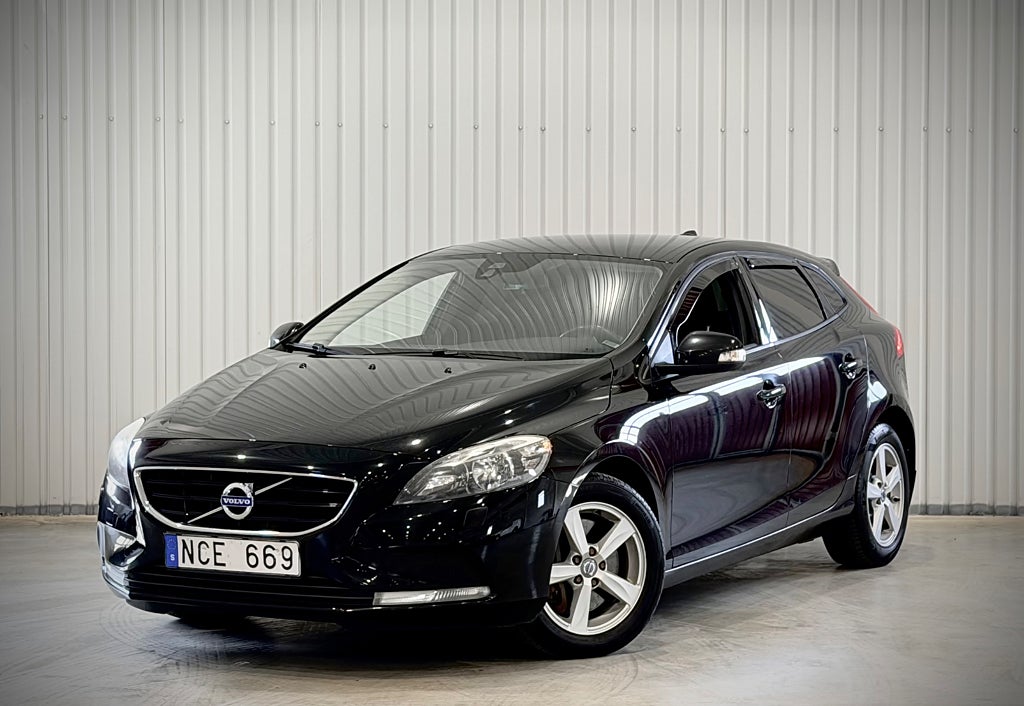 Volvo V40 D3  P-VÄRM DRAG 7-FÄRGSLED VÄLSERVAD / VÄLSKÖTT 150HK 