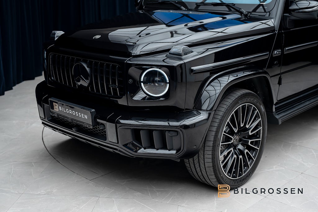 Mercedes-Benz G63 AMG Superior Line Kolfiber Active Ride TV MY27 MOMS