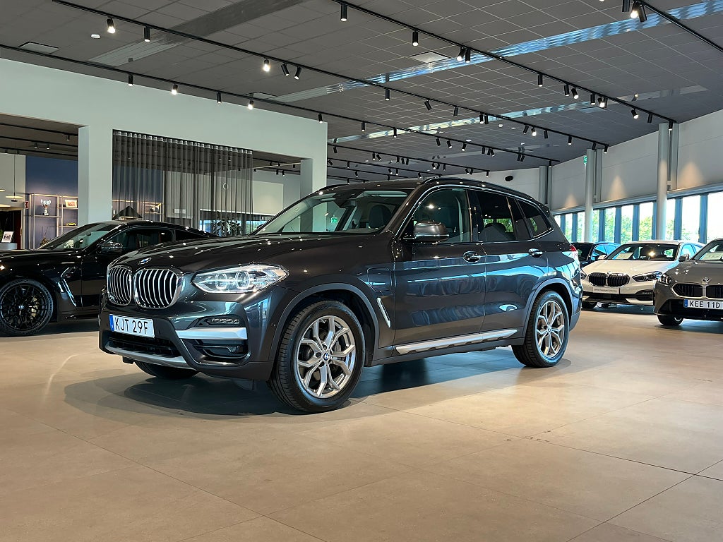 BMW X3 xDrive30e X Line Rattvärme Dragkrok HiFi Navi