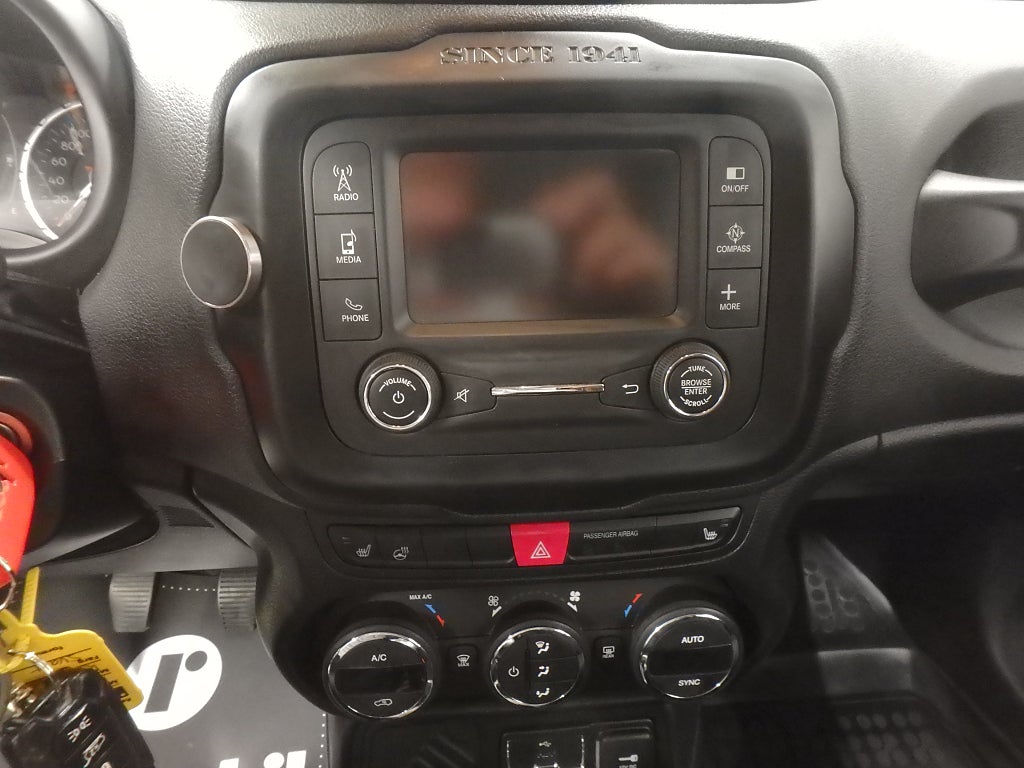 Jeep Renegade 2015 - miniatyr 11