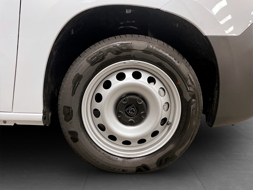 Bild på Peugeot Partner 130hk Aut L2 - EDITION! SERVICE & VINTERHJUL INGÅR!