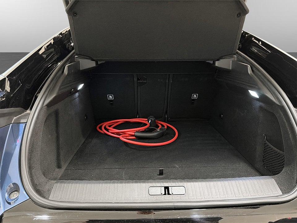 Bild på DS N°8 Étoile 97.2 kWh 349hk Aut AWD B-KAMERA CARPLAY PANO