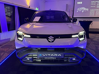 SUV Suzuki e-Vitara 11 av 19