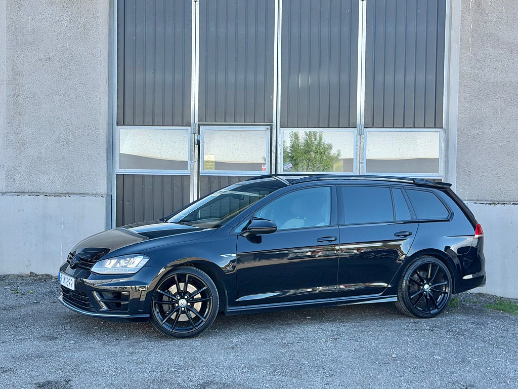 Volkswagen Golf R Sportscombi  2.0 TSI 4M Dynaudio M-värm  milltek 