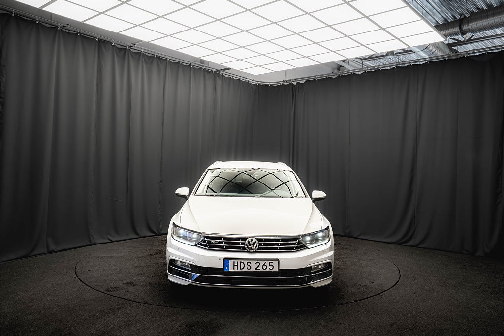 Volkswagen Passat TDI 4M R-Line NAPPALÄDER D-VÄRM DRAG KAMERA COCKPIT 190