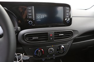 Halvkombi Hyundai i10 17 av 19