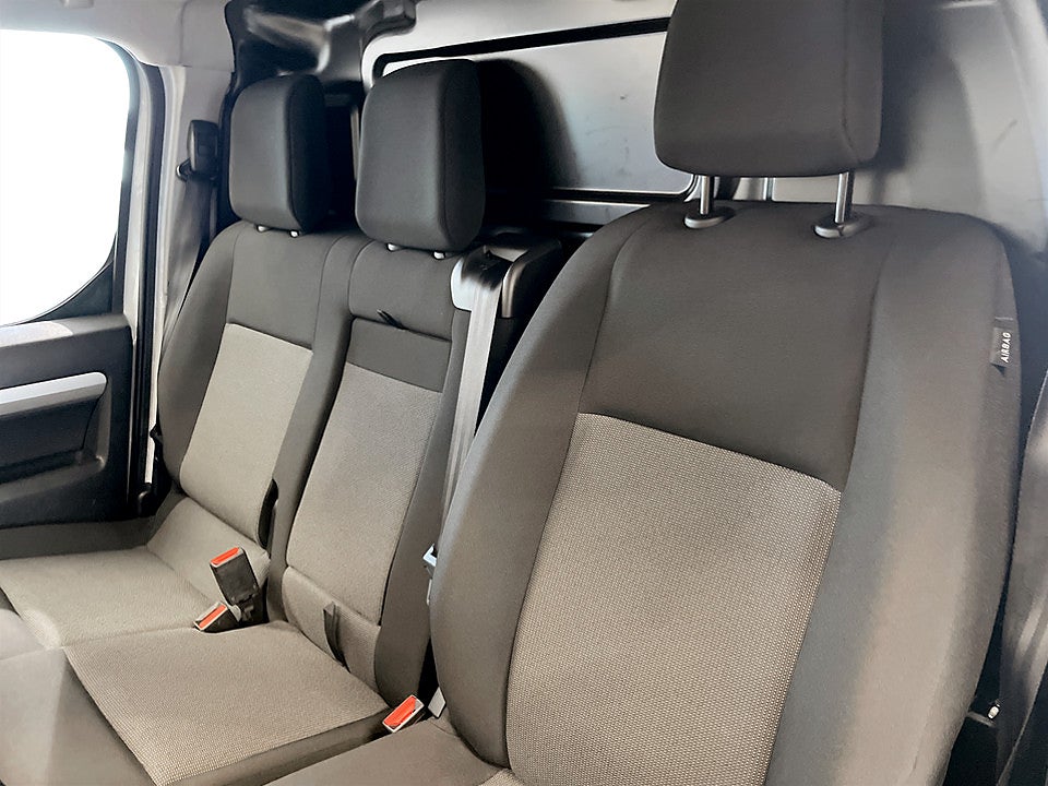 Bild på Peugeot Expert PRO+ 2.0 BHDi 145hk Aut L3 B-KAMERA DRAG