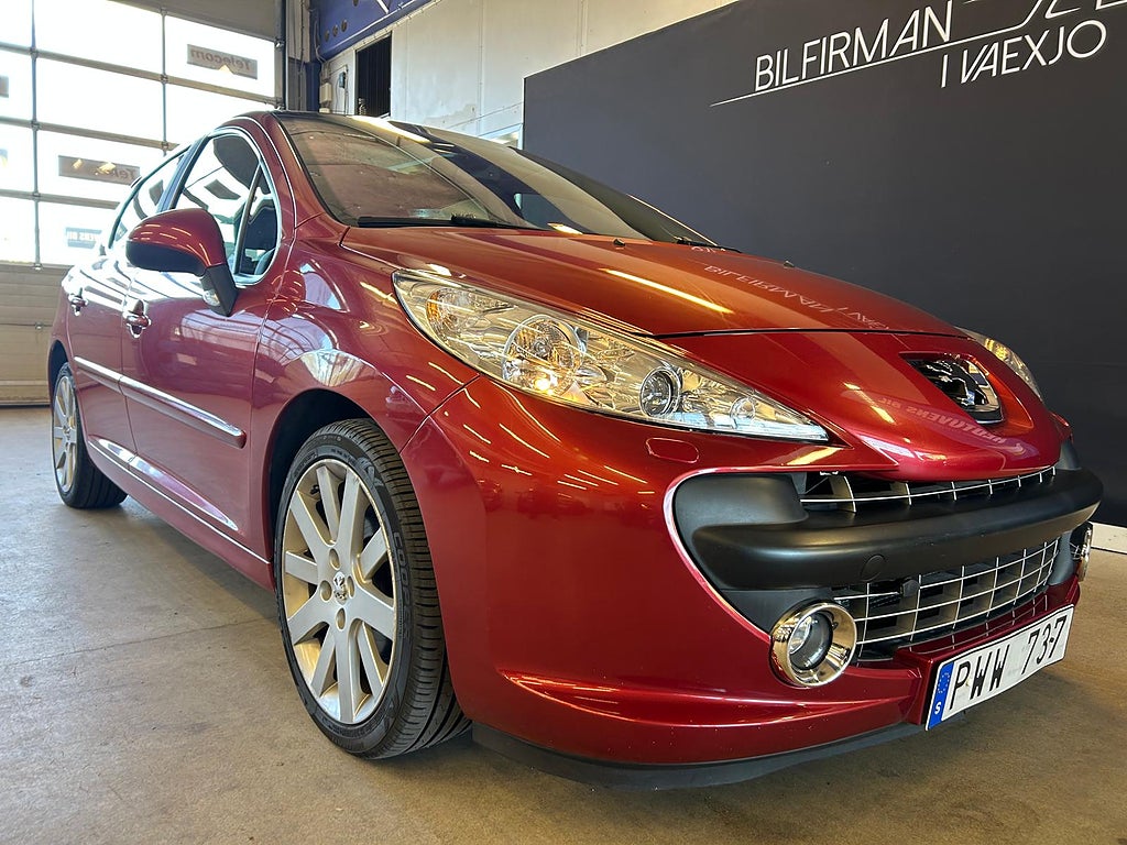Peugeot 207 1,6 150Hk 5-dörrar /LÅGA MIL MED DRAGKROK & PANORAMATAK