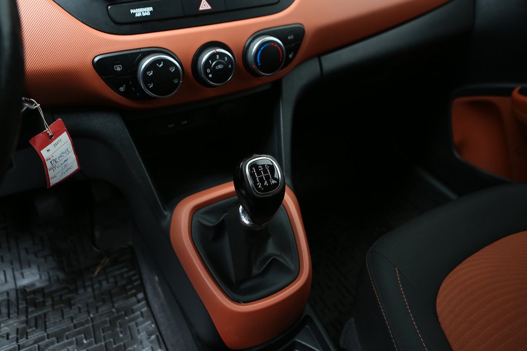 Hyundai i10 1,0 67hk ComfortPlus 1ägare Nyservad + Nybesik 2015