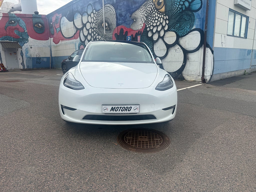 Tesla Model Y Performance 1-Ägare Summon-pkt -FULLUTRUSTAD-