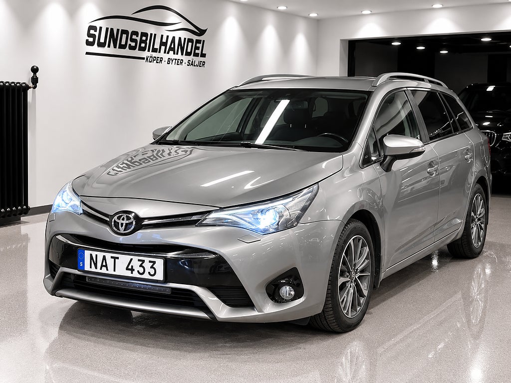 Toyota Avensis Kombi 2.0 D-4D Active Plus 143hk B-Kamera