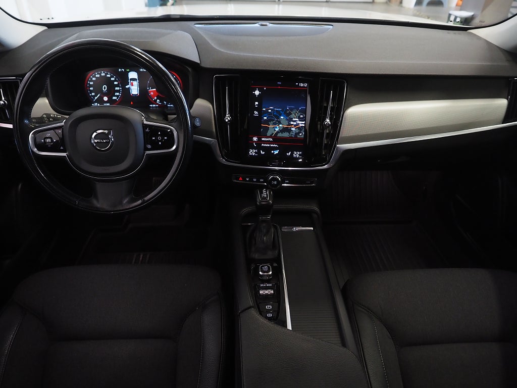Volvo V90 D4 Geartronic Momentum Advanced Edition Drag Navi VOC 2021