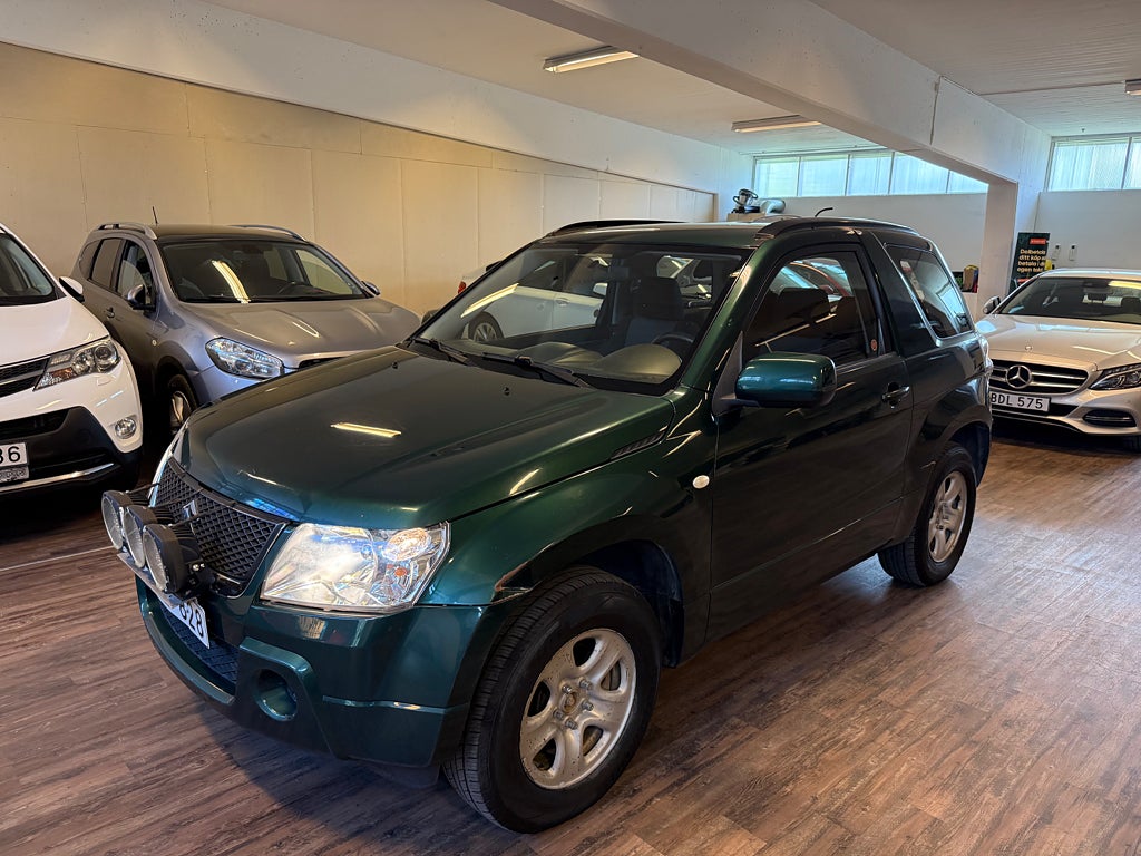 Suzuki Grand Vitara 3-dörrar 1.6 DOHC 16V VVT 4WD Euro 4 12900mil en ägare