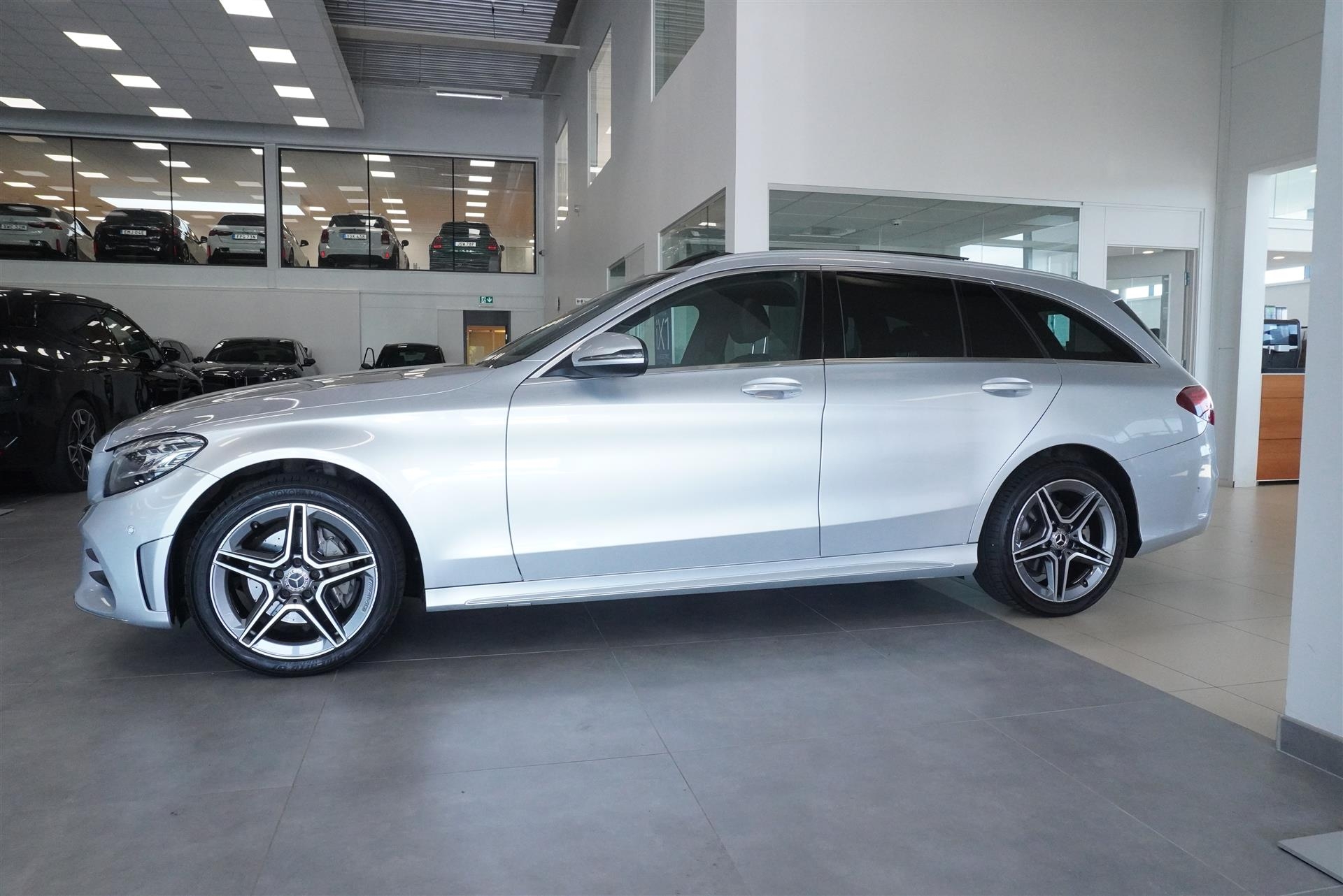 Mercedes-Benz C 2019, bild 3/30