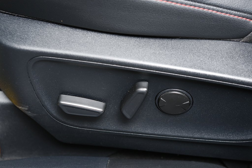 Ford Kuga Plug-In Hybrid E-CVT ST-Line Dragkrok 2020