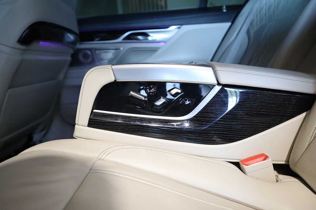 BMW 740 Le xDrive M Sport B&W Pano 360 Navi HuD Softclose Laser 2017