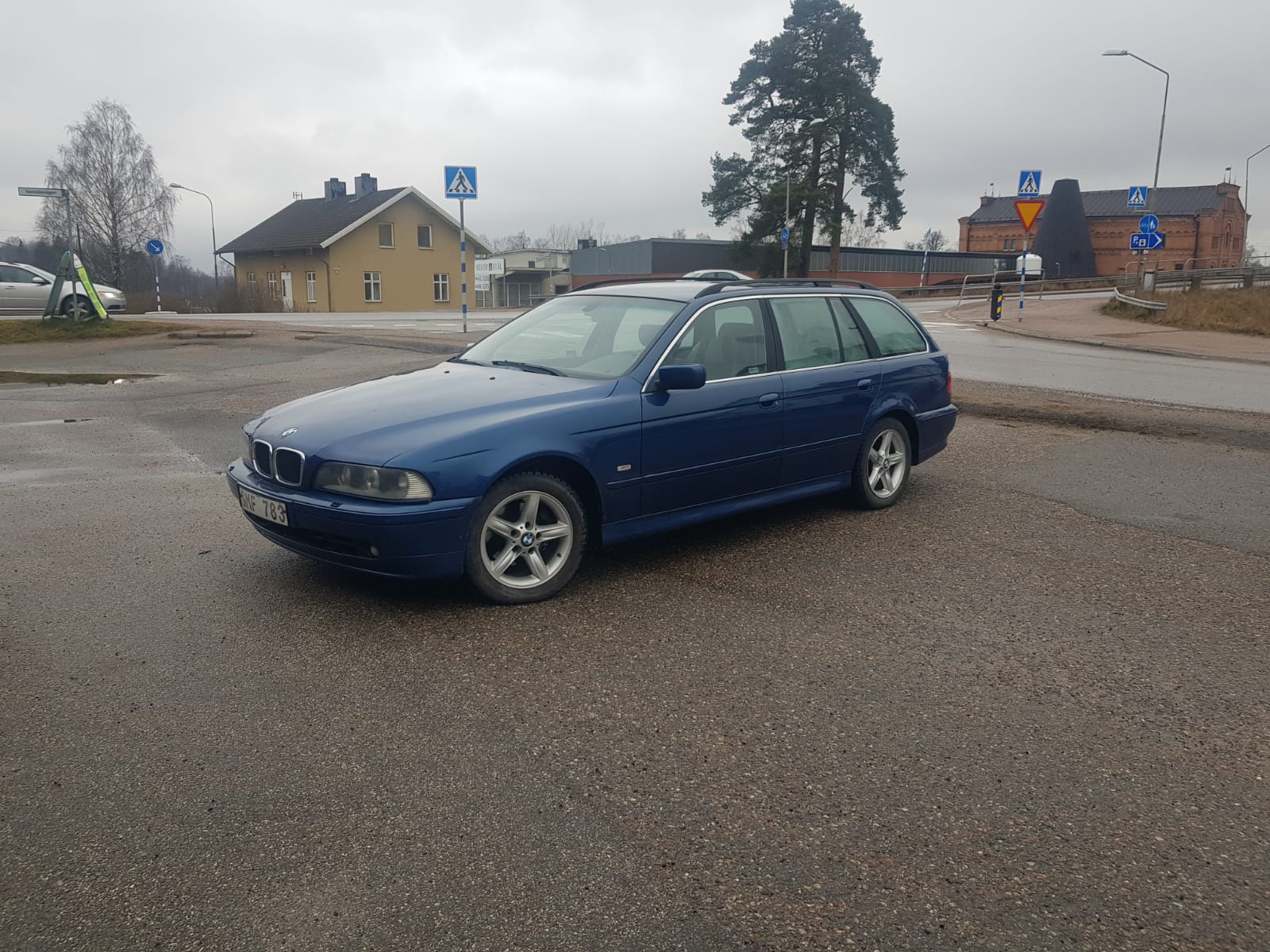 BMW 525