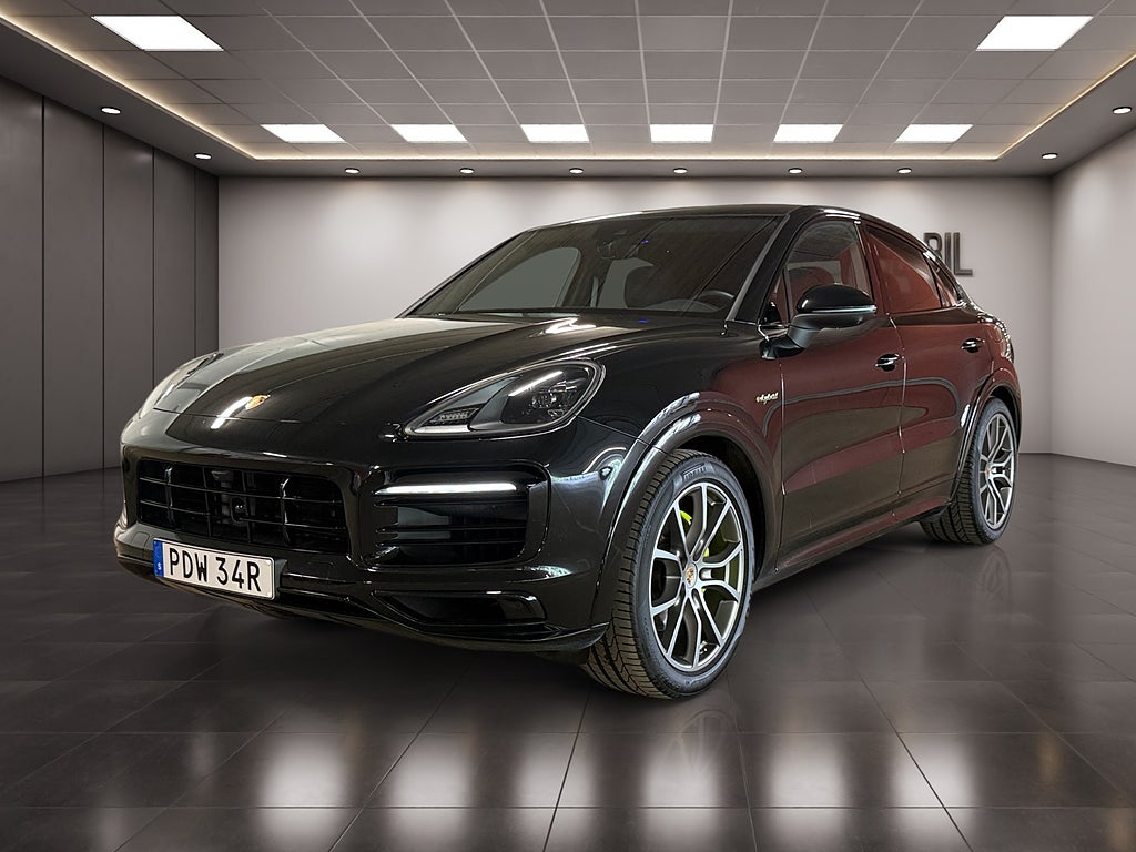 Porsche Cayenne E-Hybrid Coupé Platinum Edition SportDesign Lågmil MOMS