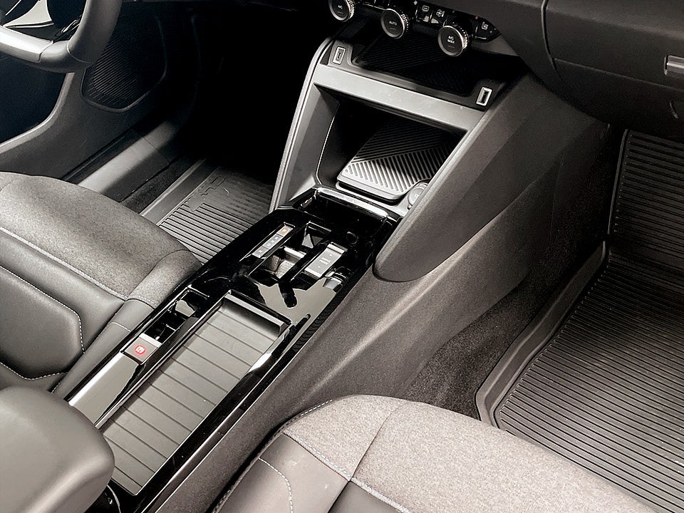 Bild på Citroën C4-X Shine 1.2 PT 130hk Aut B-KAMERA NAVI