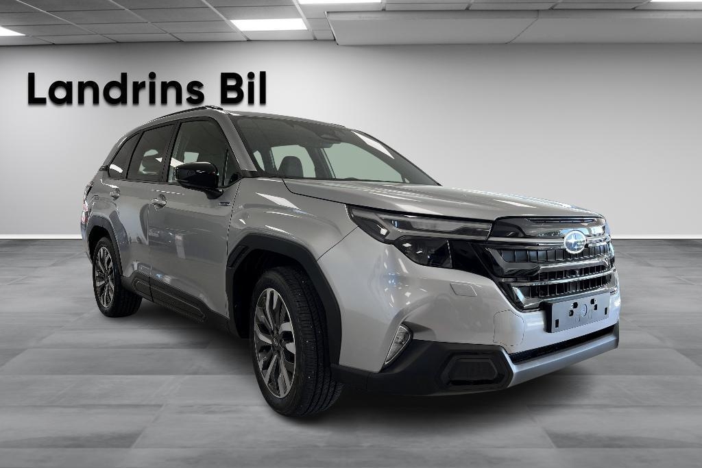 Subaru Forester 2025, photo 3/57