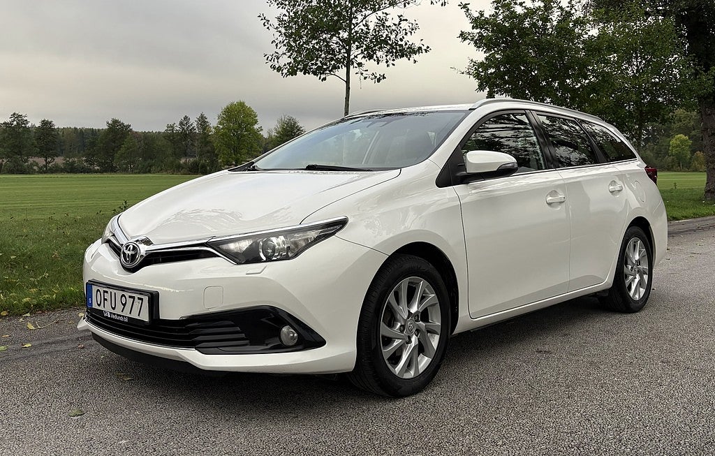 Toyota Auris Touring Sports 1.2 Turbo Active M.värm Drag Fullservad