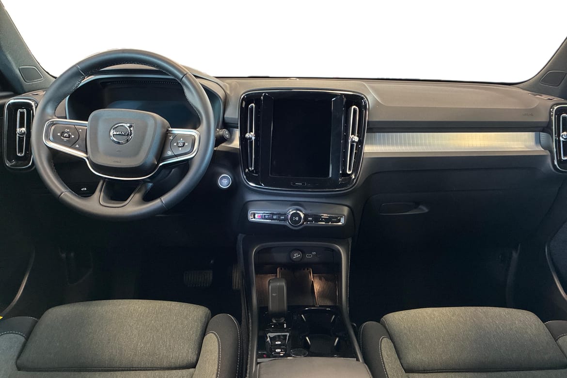Volvo XC40 B3 Plus Dark 2025, kuva 10/10