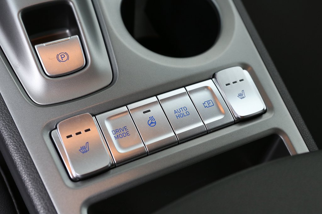 Hyundai Kona EV 100kW 39.2 kWh Essential Kamera Navi KRELL 2022