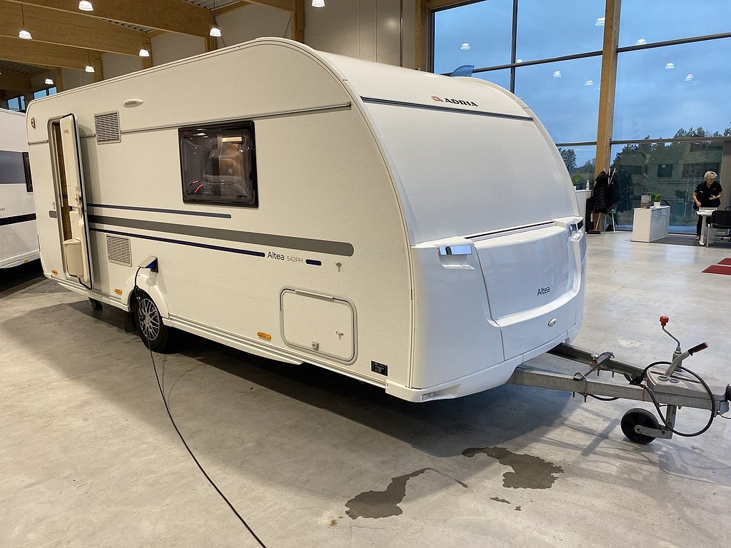Adria 542 PH /Queenbädd /1595kr i mån