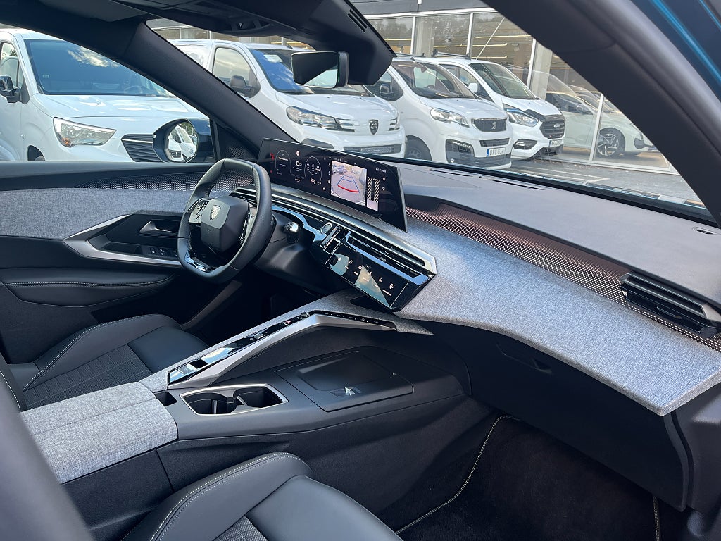 Bild på Peugeot 5008 GT Hybrid 145hk Aut 7-SITS B-KAMERA CARPLAY