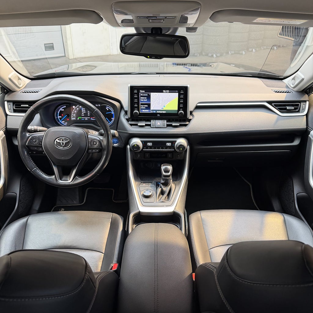 Toyota RAV4 Hybrid AWD-i E-CVT Executive 360-kamera Minne Euro 6