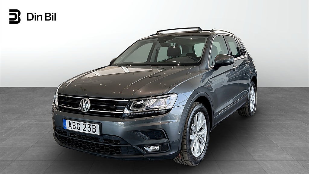 Volkswagen Tiguan 2.0 TSI 190 DSG7 4MOTION / Panorama / Drag  / Värm
