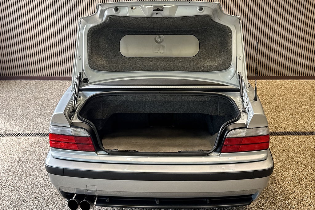 BMW 328 i Convertible M Sport