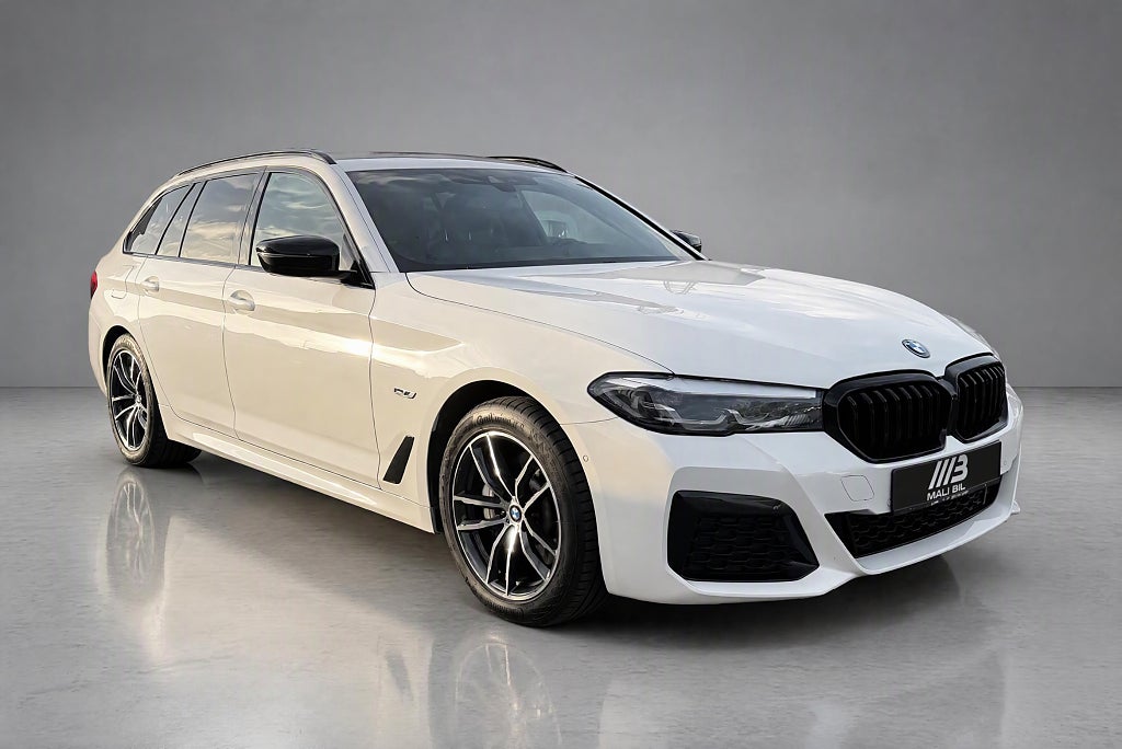 BMW 530e xDrive Touring M Sport Kamera Skinn Drag CarPlay Leasin