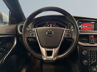 Volvo V40 D3 Geartronic R-Design VOC/S&V-Hjul/Dvärm/Navigation/BT – bild 9