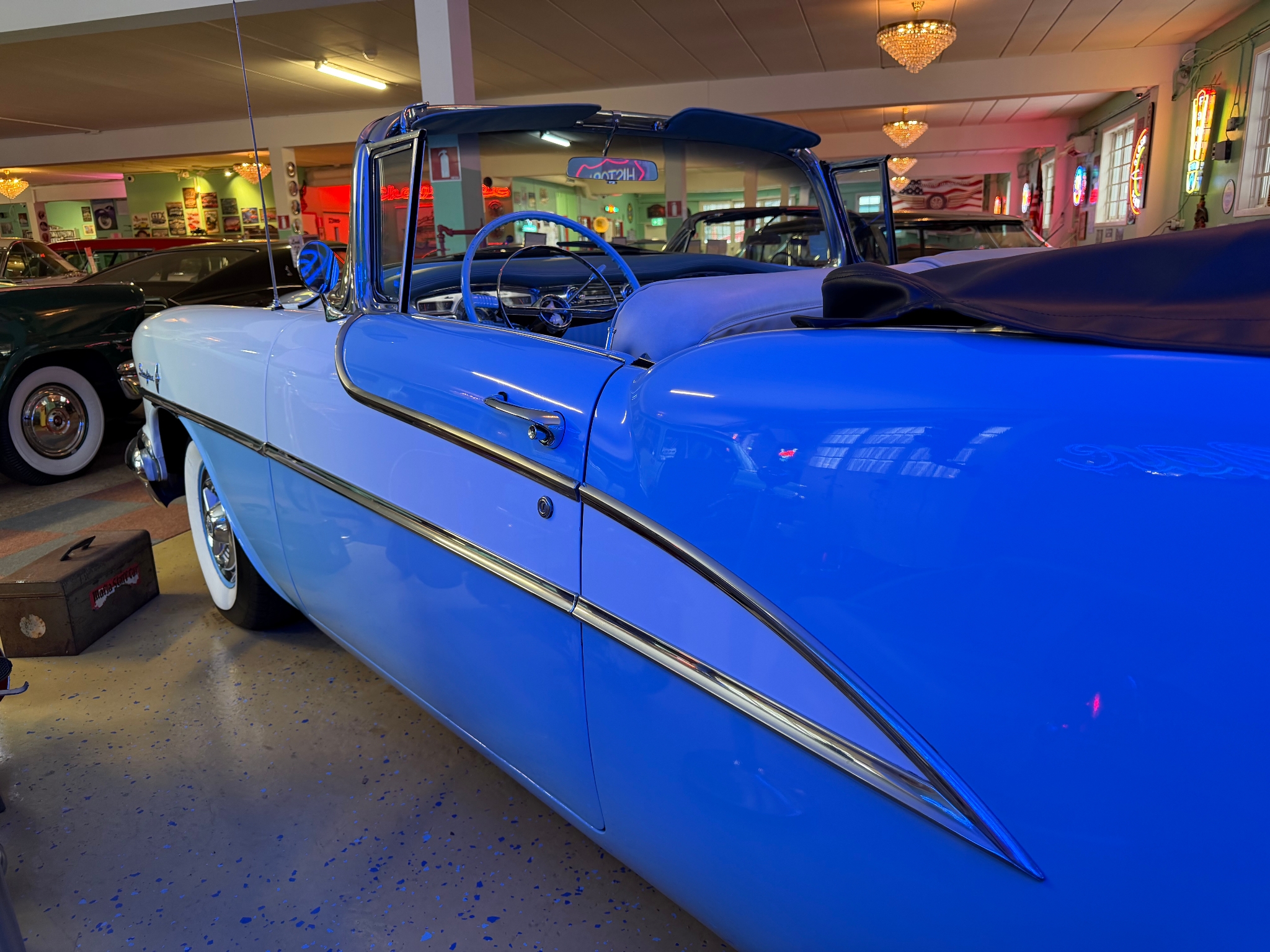 Oldsmobile Ninety-Eight 1955, photo 7/40