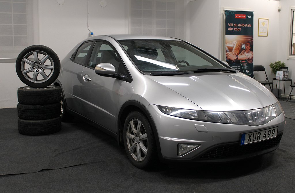 Honda Civic 1.8 i-VTEC / Sport / SoV-Hjul / Dragkrok / 140hk