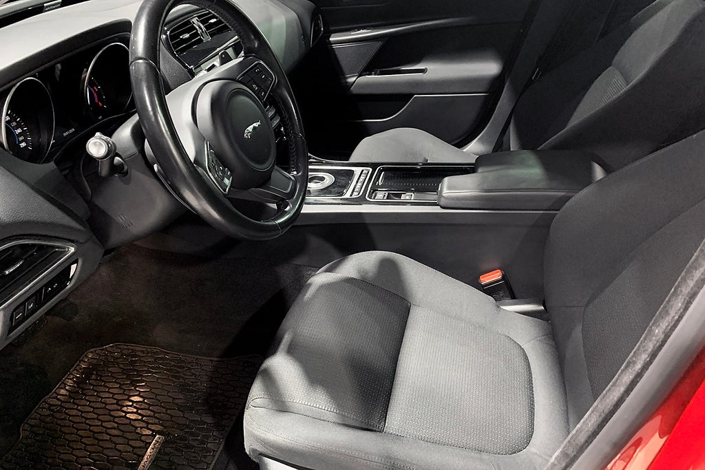 Jaguar XE 20d 180hk Automat | Dieselvärmare | 2018