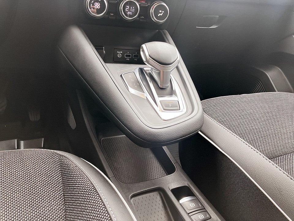 Bild på Renault Captur E-TECH PHEV 160hk Aut B-KAMERA CARPLAY