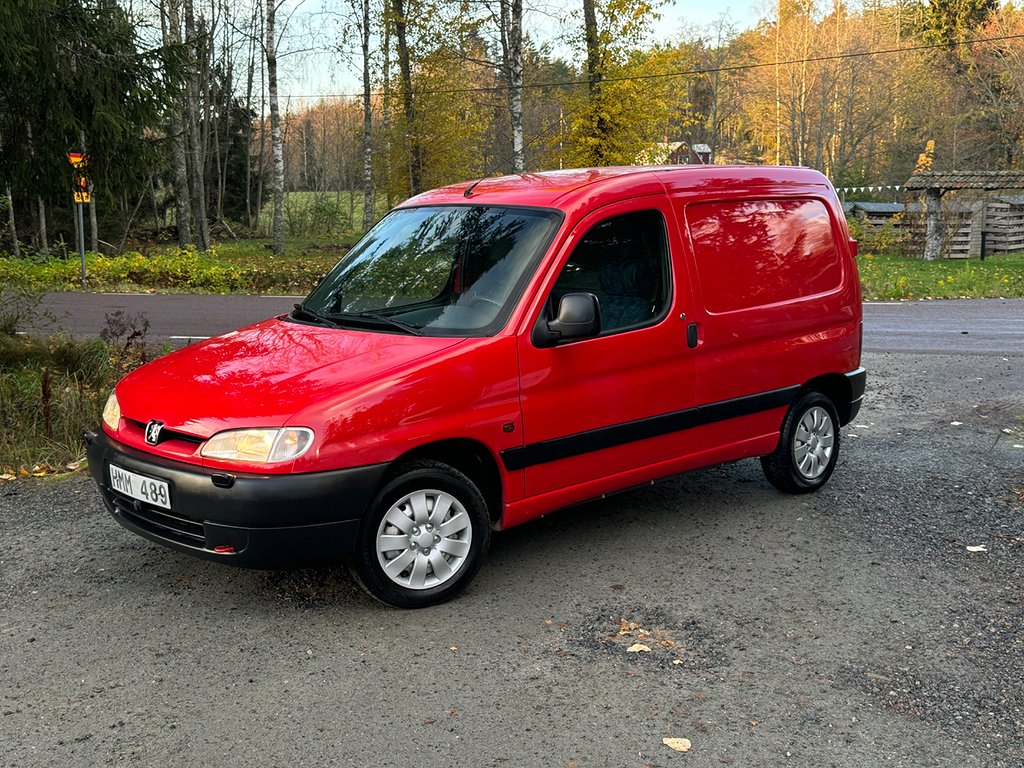 Peugeot Partner 1.9 D Skåpbil, 13900 Mil, Drag, Nybesiktigad, 